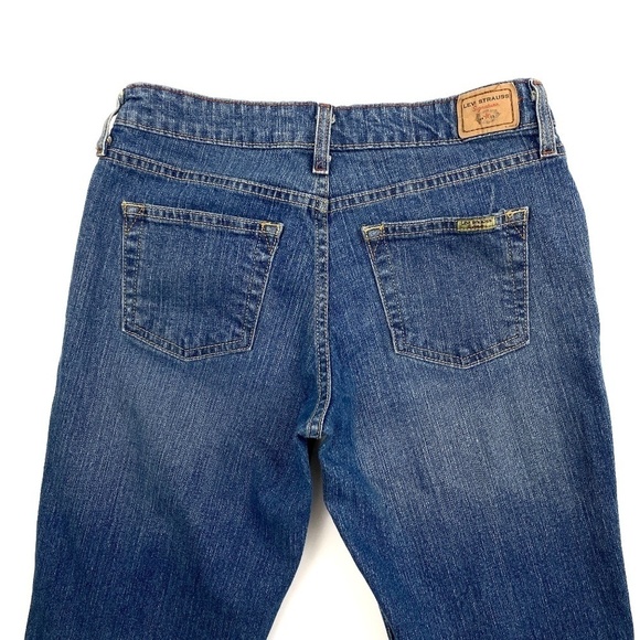 Signature By Levi Strauss Mid Rise Bootcut Women's size 4 Dark Blue Denim Jeans - Picture 2 of 3